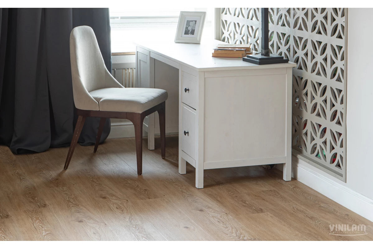 Изображение товара Виниловый ламинат Vinilam Glue Luxury 33777 Дуб Ронда, клеевой 23.2x122.7 см