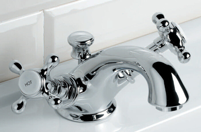 Изображение товара Смеситель Devon&Devon Austin UTAU910CR для раковины, хром Изображение товара Смеситель Devon&Devon Austin UTAU910CR для раковины, хром