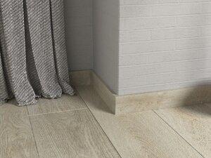 Изображение товара Плинтус виниловый Fine Floor FF-1979/2079, 240 х 6 см, бежевый дуб Малага