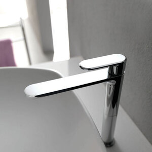 Изображение товара Смеситель Cisal LineaViva LV00150021 для раковины хром однорычажный Италия