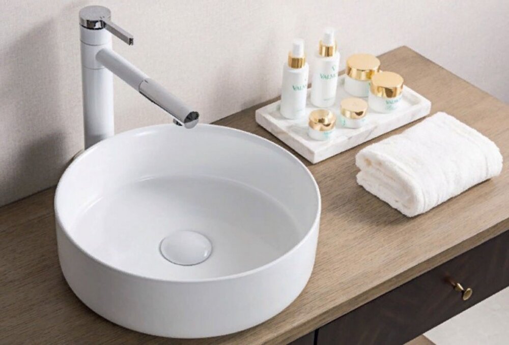 Изображение товара Раковина BelBagno BB1357 круглая накладная из фаянса 36х36 см белая