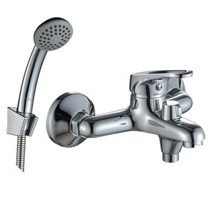 Изображение товара Смеситель для ванны и душа Rossinka B35-30 с душевым гарнитуром хром