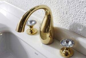 Изображение товара Смеситель Bravat Swan F24287G-ENG для раковины, 3 отверстия, золото