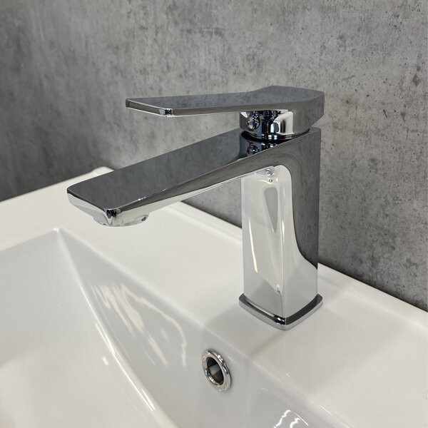 Изображение товара Смеситель для раковины Comforty, хром, однорычажный, 16 см излив