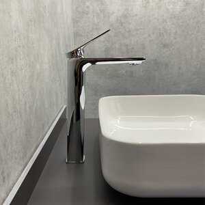 Изображение товара Смеситель Comforty для раковины хром однорычажный монтаж горизонтальный FC071B-CCT