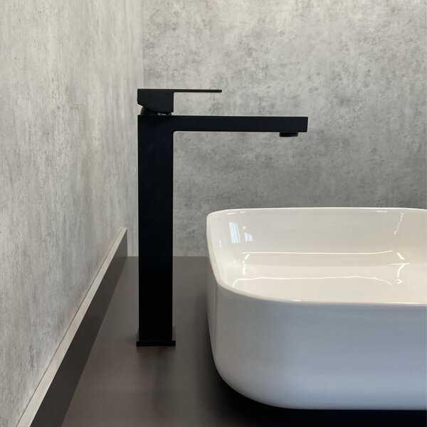 Изображение товара Смеситель для раковины Comforty черный матовый с высотой 31 см