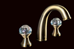 Изображение товара Смеситель Boheme Flora 317-FL для раковины на 3 отверстия, бронза