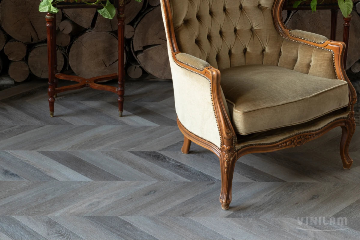 Изображение товара Виниловый ламинат Vinilam Parquet Chevron Легран RI444515CL4 Изображение товара Виниловый ламинат Vinilam Parquet Chevron Легран RI444515CL4