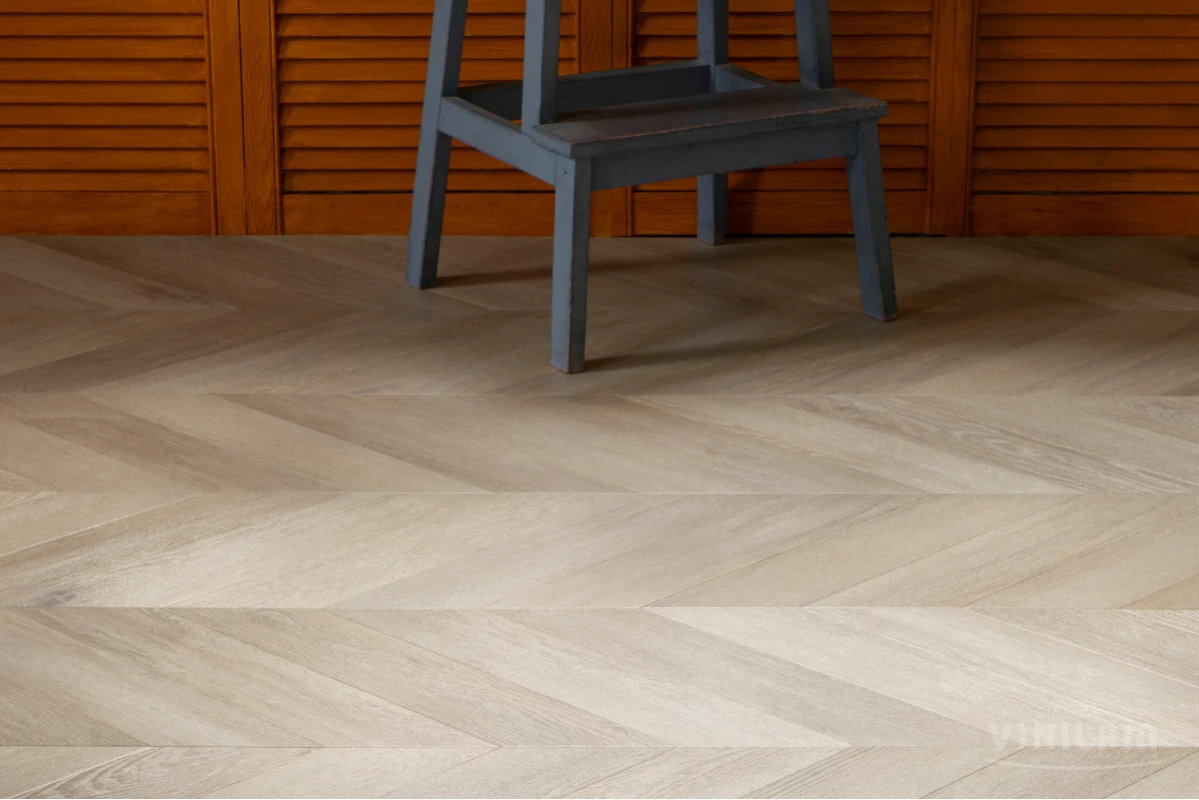 Изображение товара Виниловый ламинат Vinilam Parquet Chevron Шеврон 8.5 мм водостойкий Изображение товара Виниловый ламинат Vinilam Parquet Chevron Шеврон 8.5 мм водостойкий