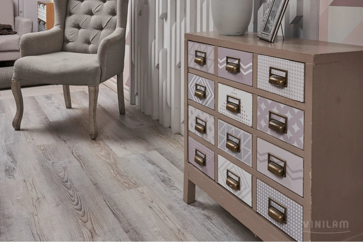Изображение товара Виниловый ламинат Vinilam Ceramo Wood Sосна Андер замковый 122 см коричневый