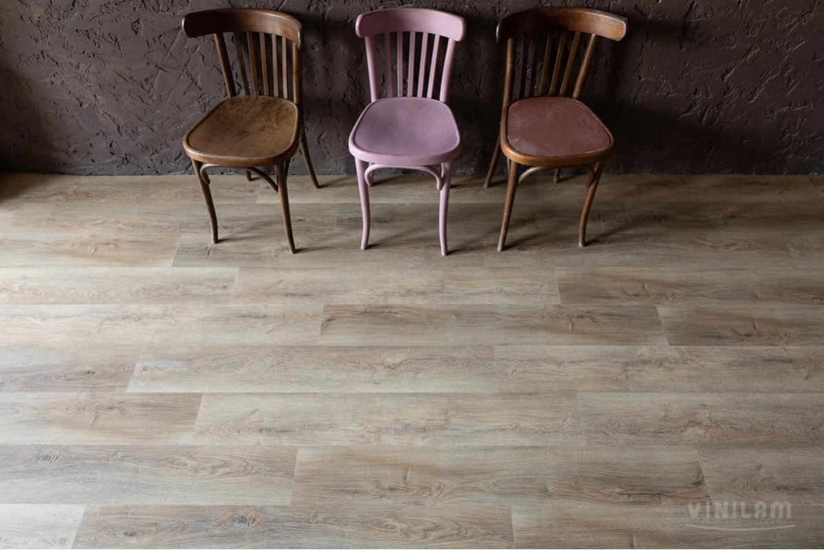 Изображение товара Виниловый ламинат Vinilam Glue Дуб Амберг 15783 -EIR, планка 18.8 х 122.8 см, клеевой