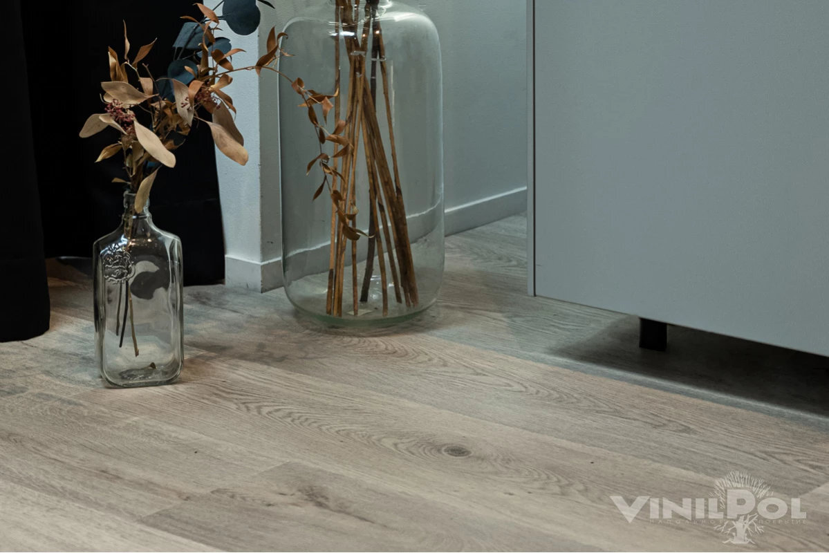 Изображение товара Кварцвиниловая плитка SPC VinilPol Дуб Рим, 22.8х122 см, замковая, водостойкая