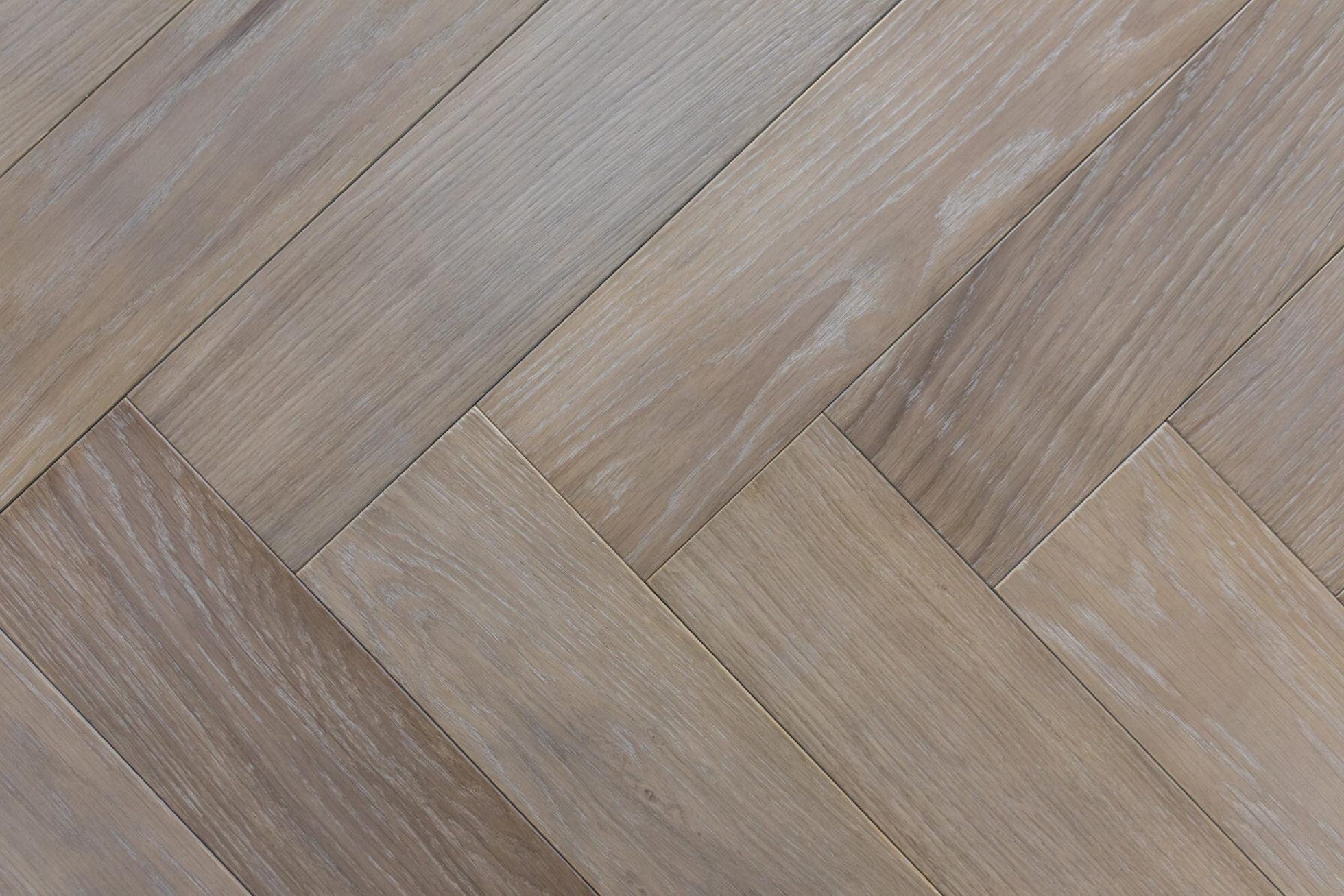 Изображение товара Инженерная доска Arti Parchetto Lago Венгерская елка дуб 3 мм лак Италия