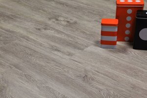 Изображение товара Виниловый ламинат Floor Click Дуб Тана М 7054-1 для пола офисов и жилья