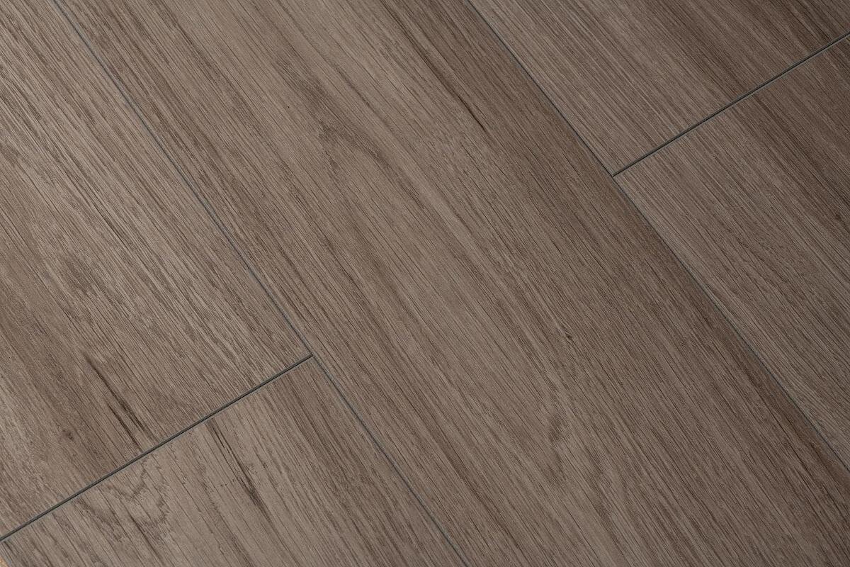 Изображение товара Ламинат Ideal Choice ID88 Дуб Футурис 1380 мм замковый 4-сторонняя фаска