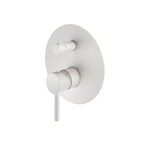 Изображение товара Встроенный смеситель для ванны и душа Plumberia Selection Ixo KIT1901BO белый матовый